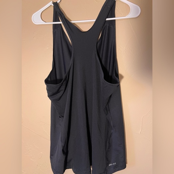 Nike Pro Tank - Picture 2 of 3